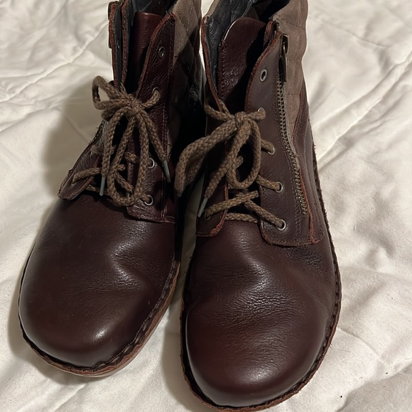 Naot Castera Boot - Picture 2 of 4